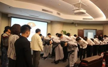 莫泊桑拜师的教案6篇