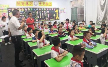 小班班务学期工作总结8篇
