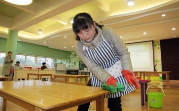大班保育员学期工作总结6篇