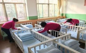 学期末中班保育员工作总结8篇