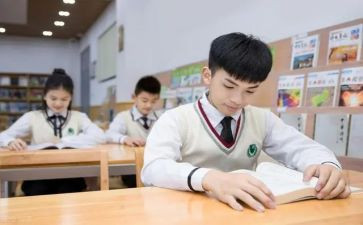 初一作文自我介绍300字6篇