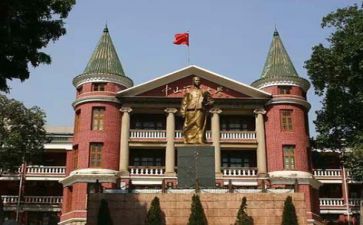 高校教师的年终总结5篇