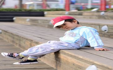 小班社会男孩女孩教案8篇