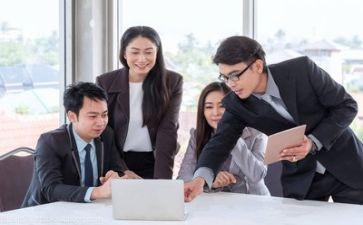企业领导人述职报告6篇
