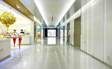 跟商场签合同6篇