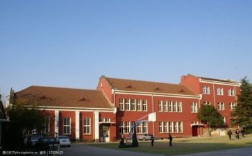 中等学校自我鉴定模板5篇