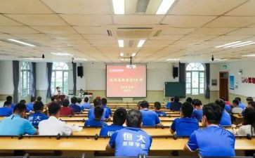 培训学校述职报告8篇